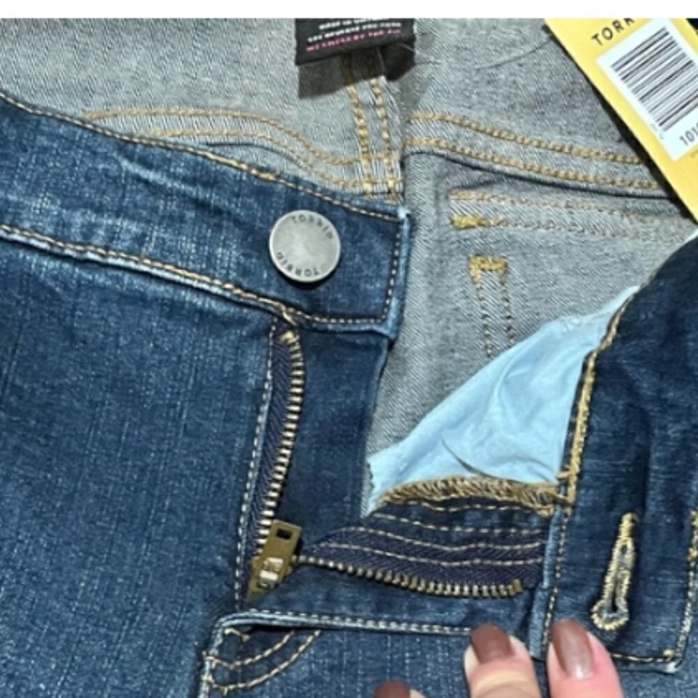 TORRID Denim Medium Blue Sophia Crop Button Pocket Jeans Size 12 NWT - Picture 10 of 14